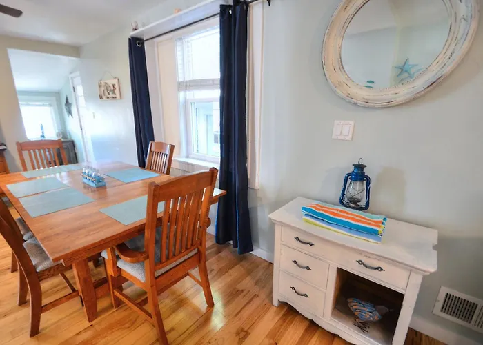 Riverfront Retreat! Water Front And Dog Friendly!